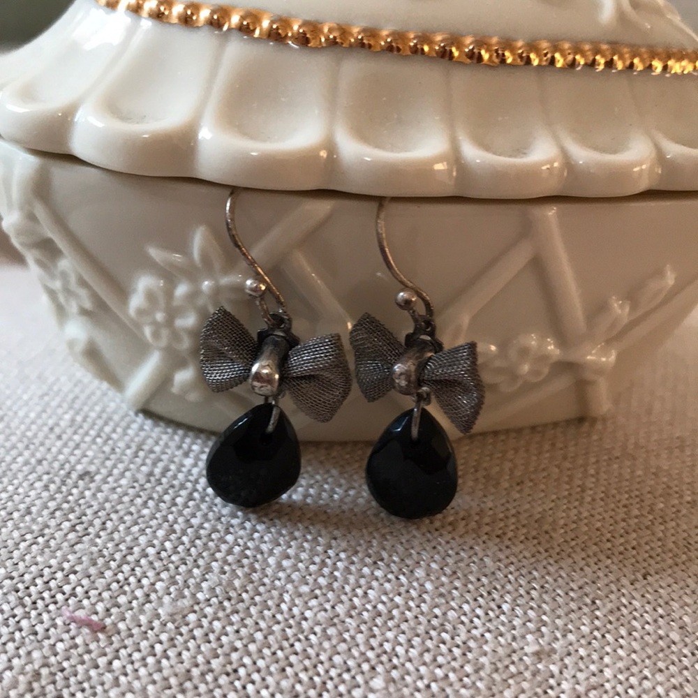American Eagle Outfitters bow earrings